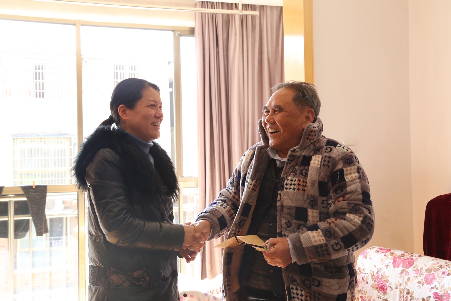 工會(huì)新年走訪慰問(wèn)困難職工